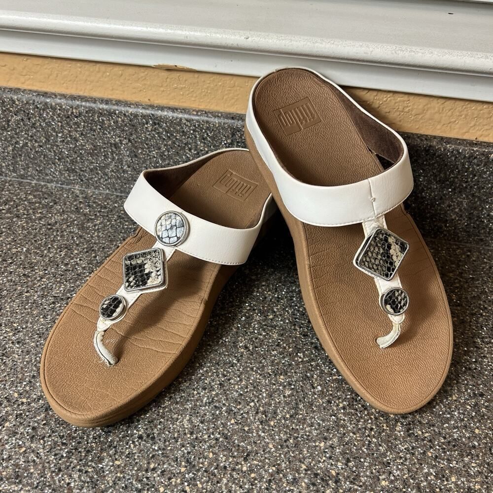 FitFlop White Studded Thong Leather Summer Sandal Womens Size 10 Comfort Slip On